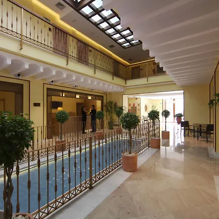 Hotel Casa Consistorial 4*