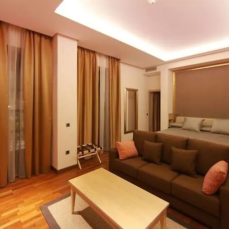 Casa Consistorial 4* Фуенхірола