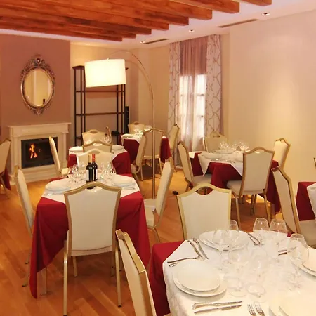 Casa Consistorial 4* Фуенхірола