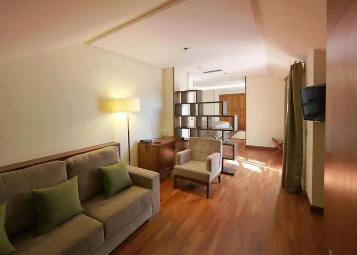 Casa Consistorial מלון פואנגירולה