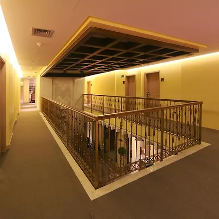 Casa Consistorial 4* 푸엔히롤라