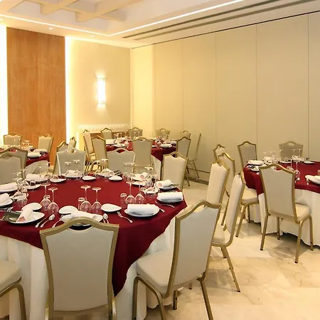 Casa Consistorial 4* 푸엔히롤라