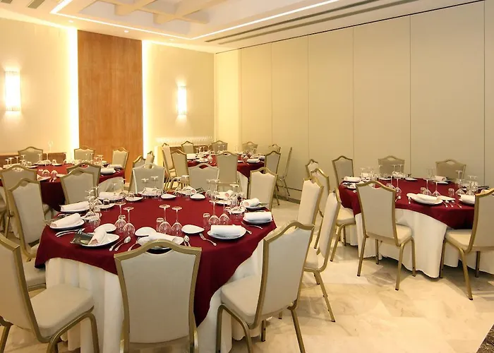 Casa Consistorial 4* 푸엔히롤라